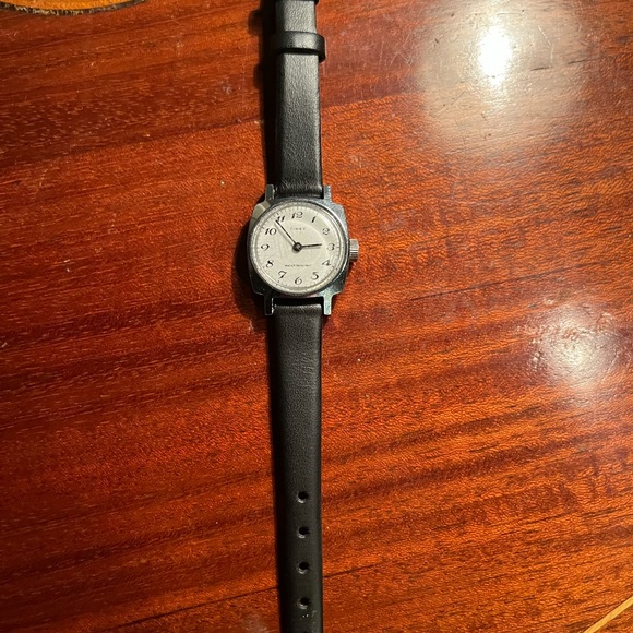 Vintage Timex Ladies Mechanical Watch - Picture 4 of 6